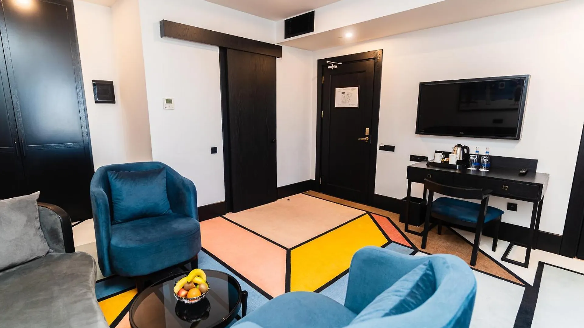 Mercure Baku City 4*,